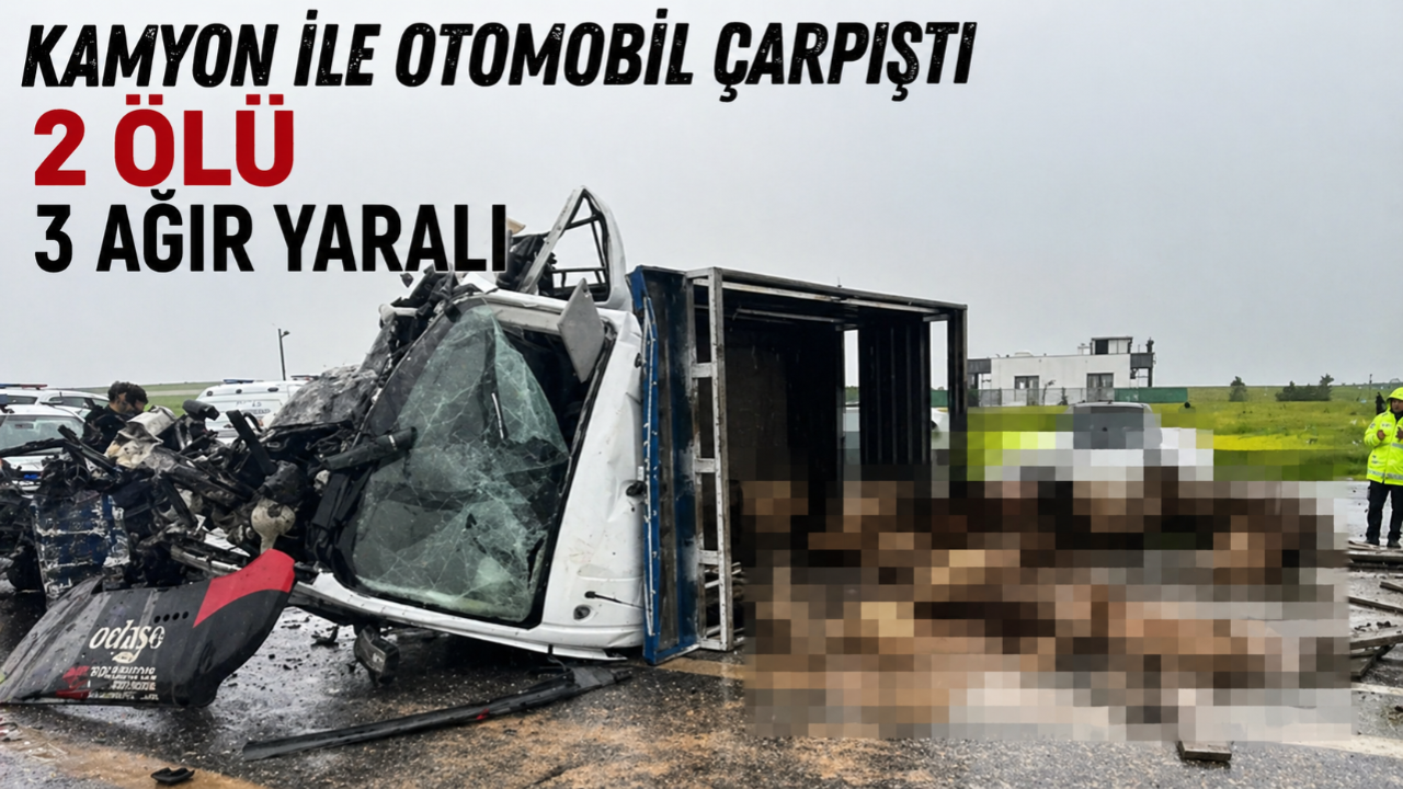 Koyun yüklü kamyonet ile otomobilin çarpıştı, 2 ölü, 3 kişi ağır yaralı