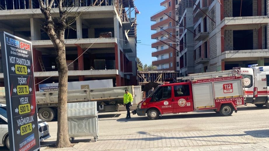 Malatya’da asansör boşluğuna düşen işçi yaralandı