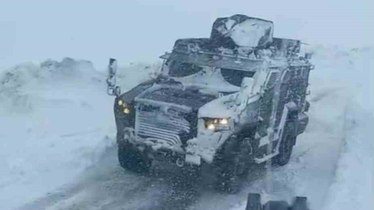 Muş’ta kar yağışı nedeni ile 20 köy yolu kapandı