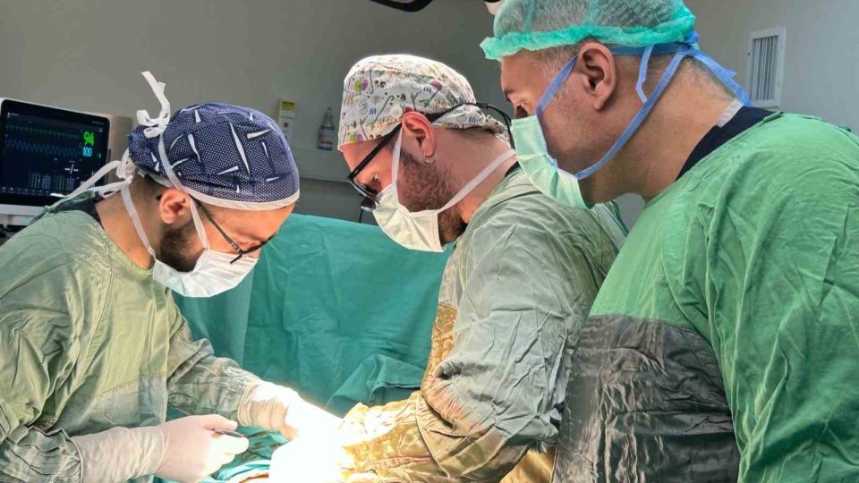 Muş’ta midesi delinen çocuk ameliyatla sağlığına kavuştu