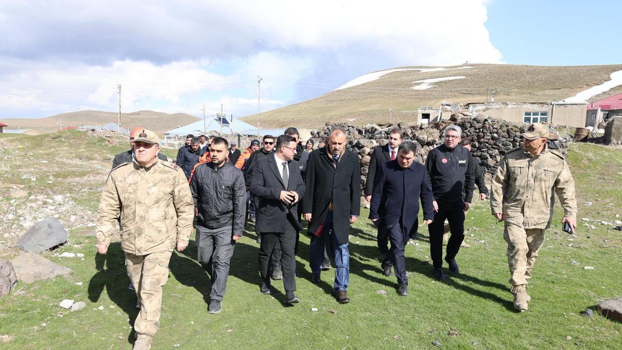 Patnos’ta deprem sonrası hasar tespit çalışmaları başlatıldı