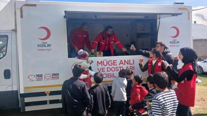 Patnos’taki 4.3’lük deprem sonrası Kızılay sahada