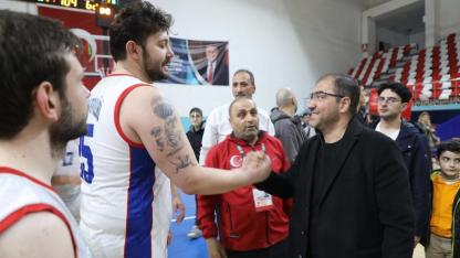 POTANIN ASLANLARI ZİRVEYİ ERKEN KAPTI!