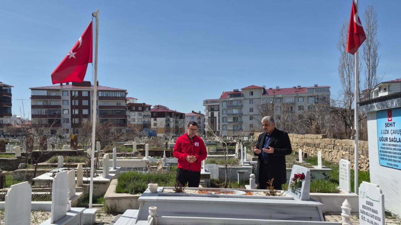 Türk Kızılay Erciş Şubesi’nden Şehitler Haftası’nda Anlamlı Ziyaret