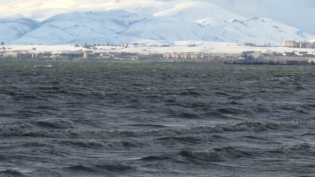Van YYÜ Su Ürünleri Fakültesi Dr. Öğretim Üyesi Mustafa Akkuş: "Bu yıl yüzleri güldürecek bir tablo mevcut"