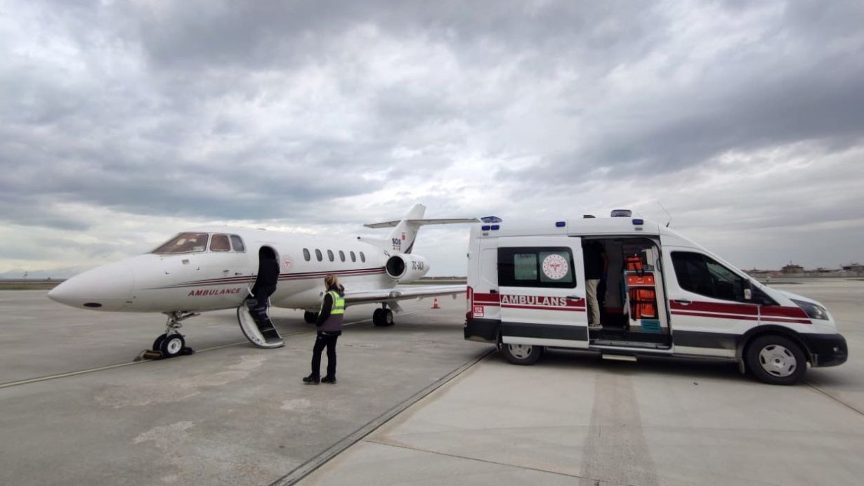 Van’da 2 günlük bebek için ambulans uçak havalandı