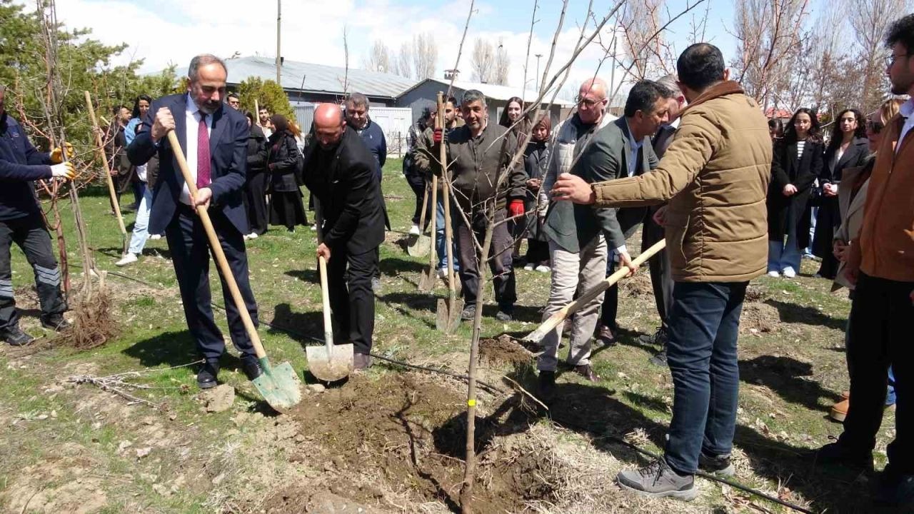 Van’da geleceğin diplomatları toprakla bağ kurdu