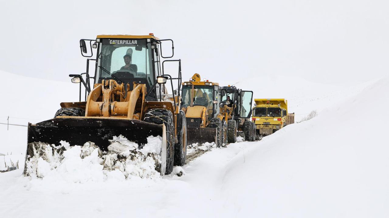 Van'da Nisan Ayında Karla Mücadele Çalışmaları