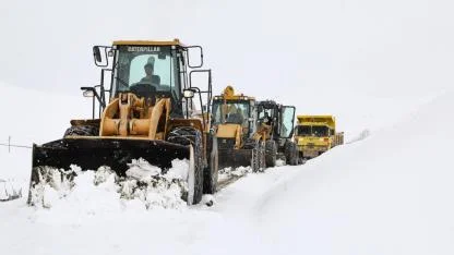 Van'da Nisan Ayında Karla Mücadele Çalışmaları