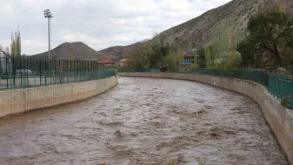 Erzurum'un Oltu çayı debisi yükseliyor