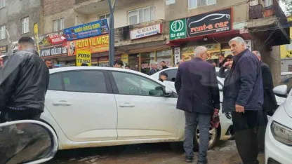 Muş’ta trafik kazası, araçlarda maddi hasar oluştu