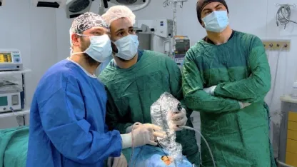 Van’da üst düzey bir ameliyat:Gebe anneye aynı anda hem sezaryen hem beyin ameliyatı yapıldı