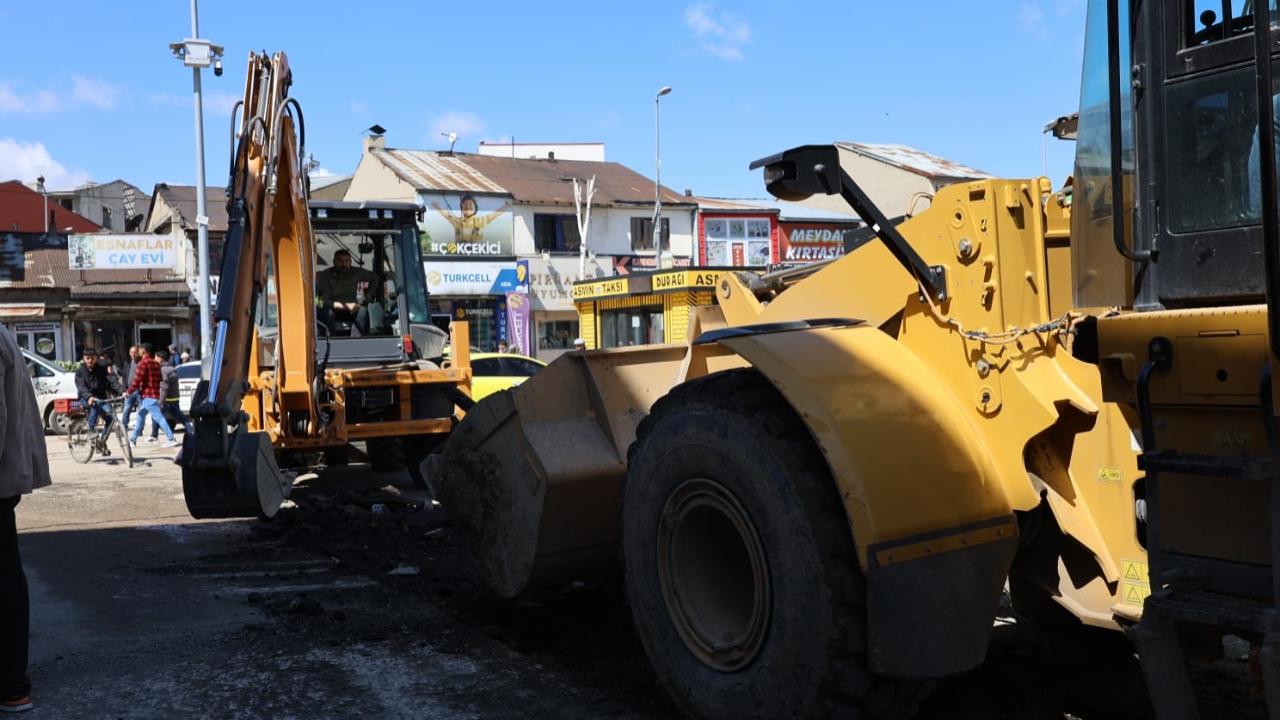 Ağrı’da Ağaçlandırma ve Altyapı Çalışmaları Sürüyor
