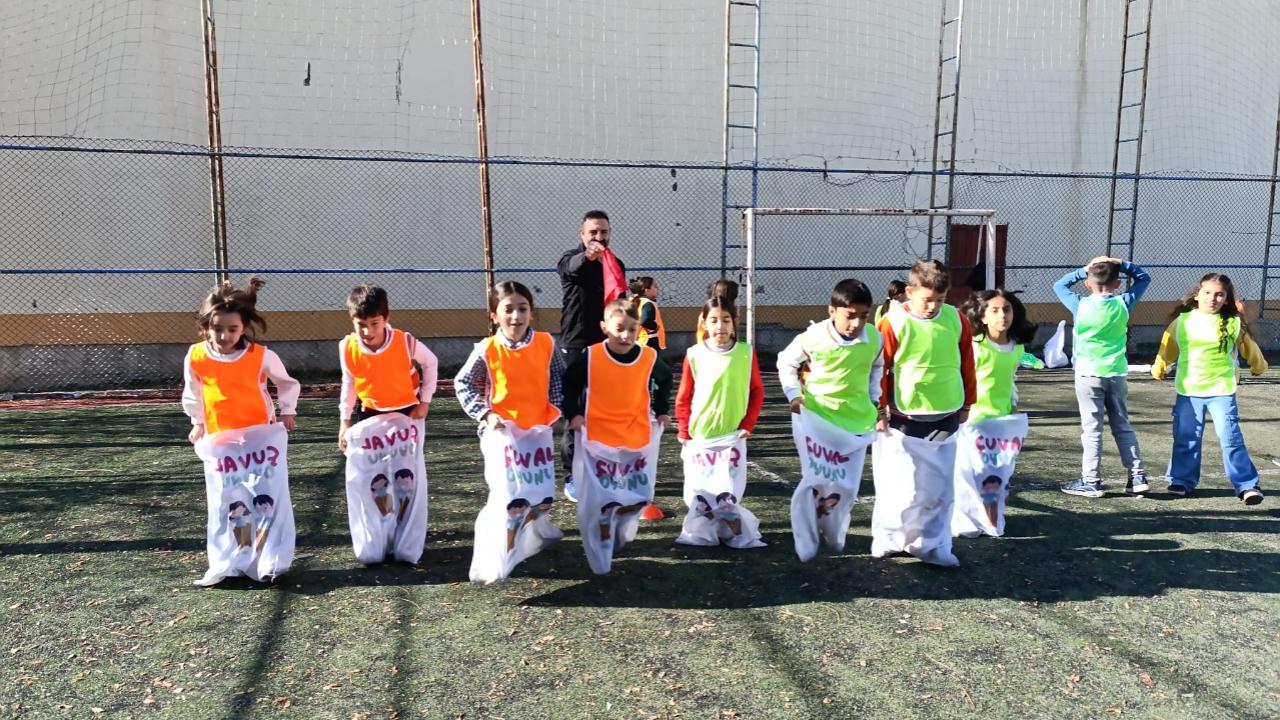 Ağrı’da geleneksel oyunlar ve spor faaliyetleri sürüyor