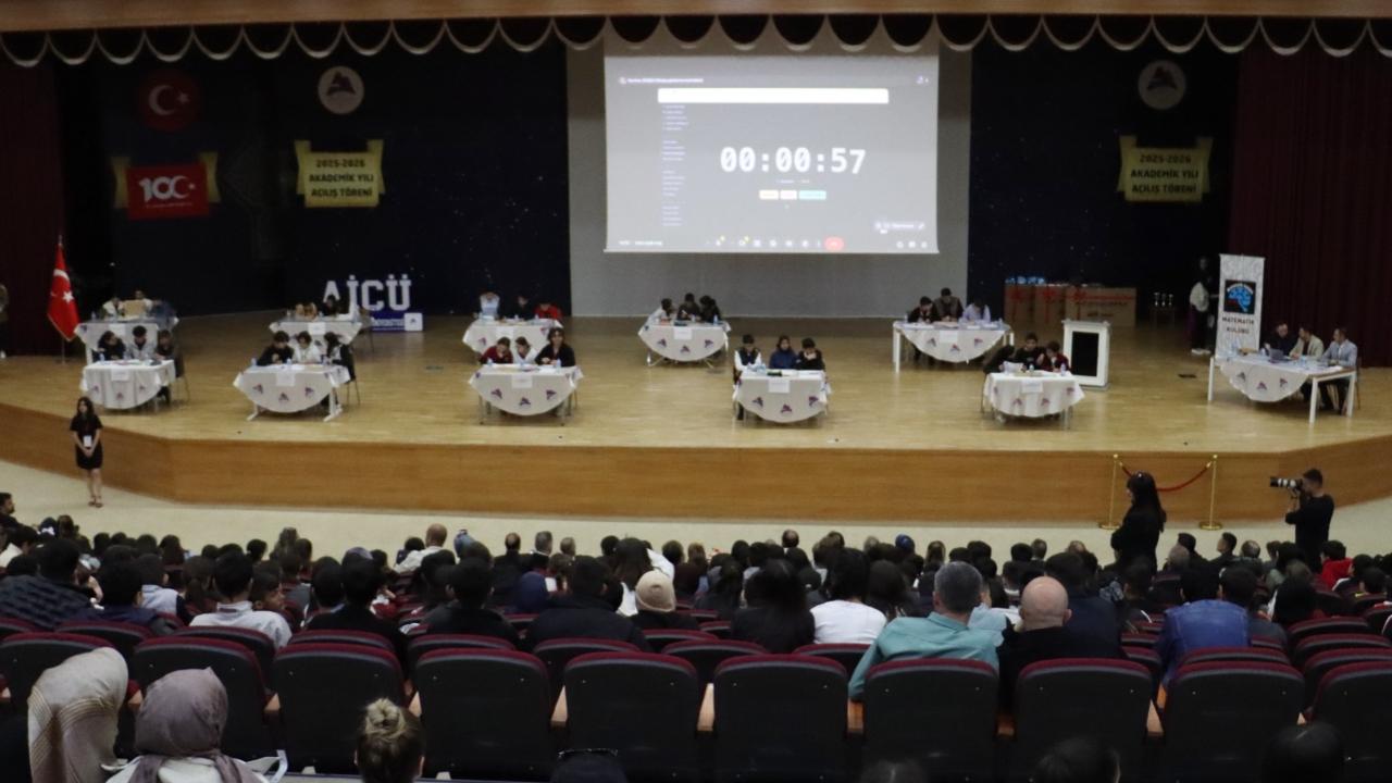 Ağrı’da öğrenciler matematik bilgileriyle yarıştı