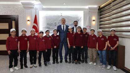 Ağrı’da öğrencilerin dürüm isteği karşılıksız kalmadı