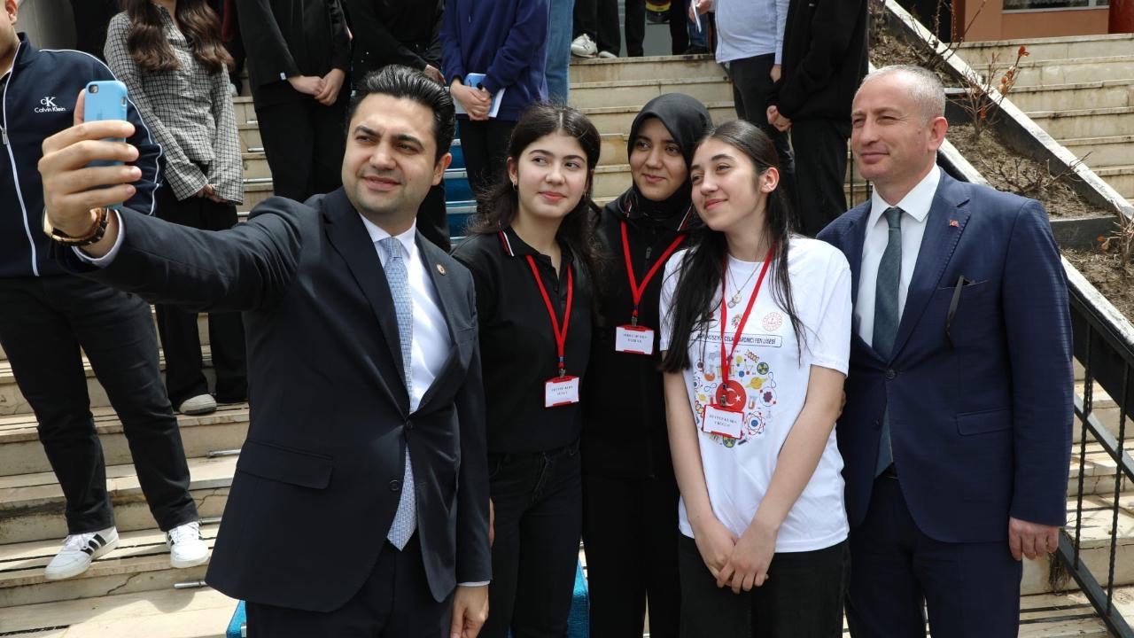 Ağrı’da TÜBİTAK 4006-B Bilim Fuarı açıldı