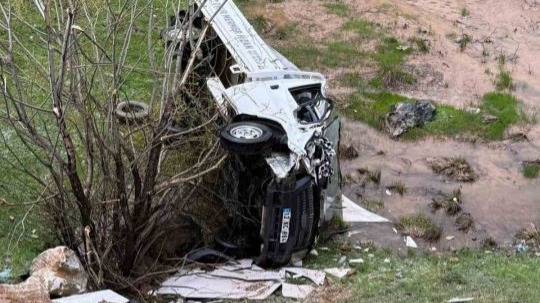 Direksiyon hakimiyetini kaybeden sürücü kazaya yol açtı; 4 yaralı