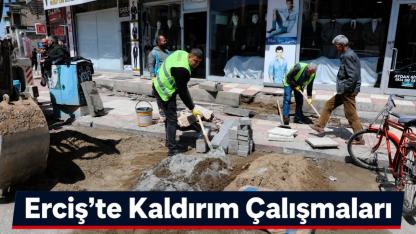 Erciş Belediyesi’nden Kaldırım Onarım Çalışması
