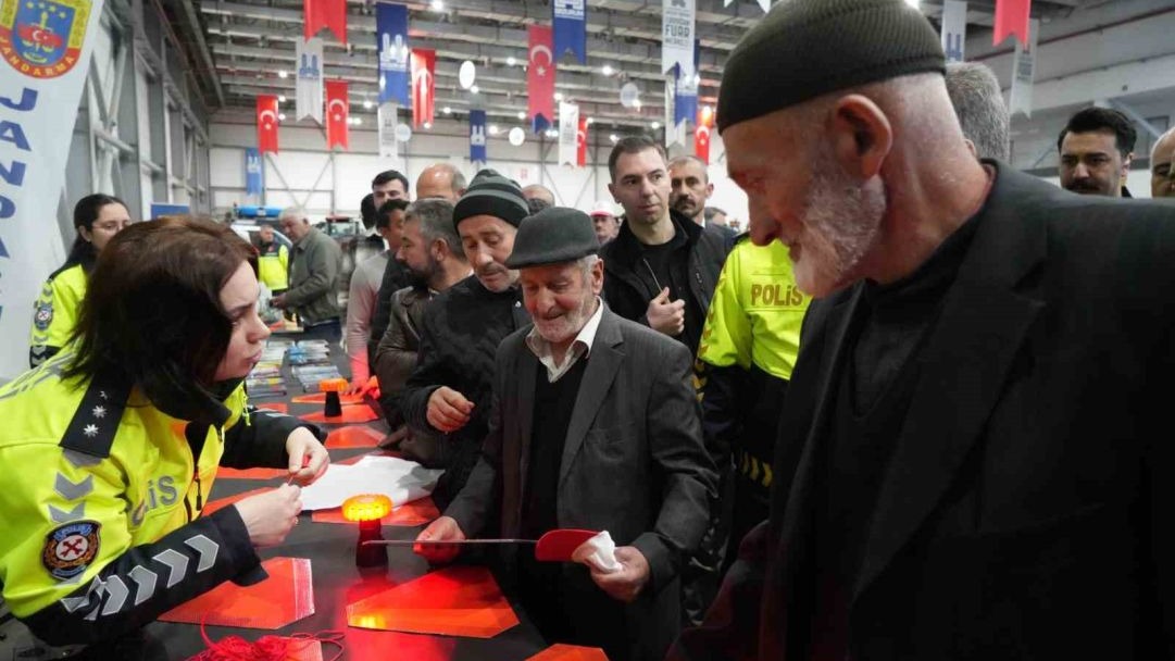 Erzurum’da örnek proje: "Reflektörle yol al güvende kal"