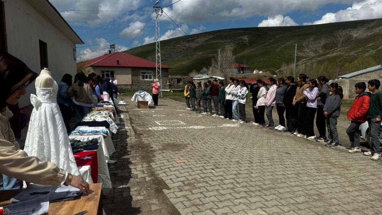 Hamur’da öğrenciler robotik sistemlerle buluştu
