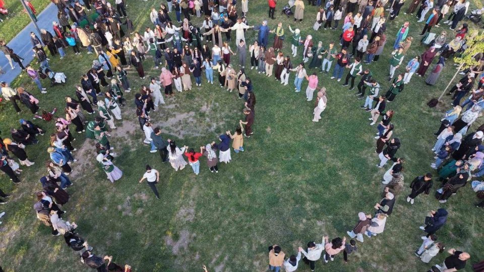 Hıdırellez şenliği Iğdır’da renkli görüntülere sahne oldu