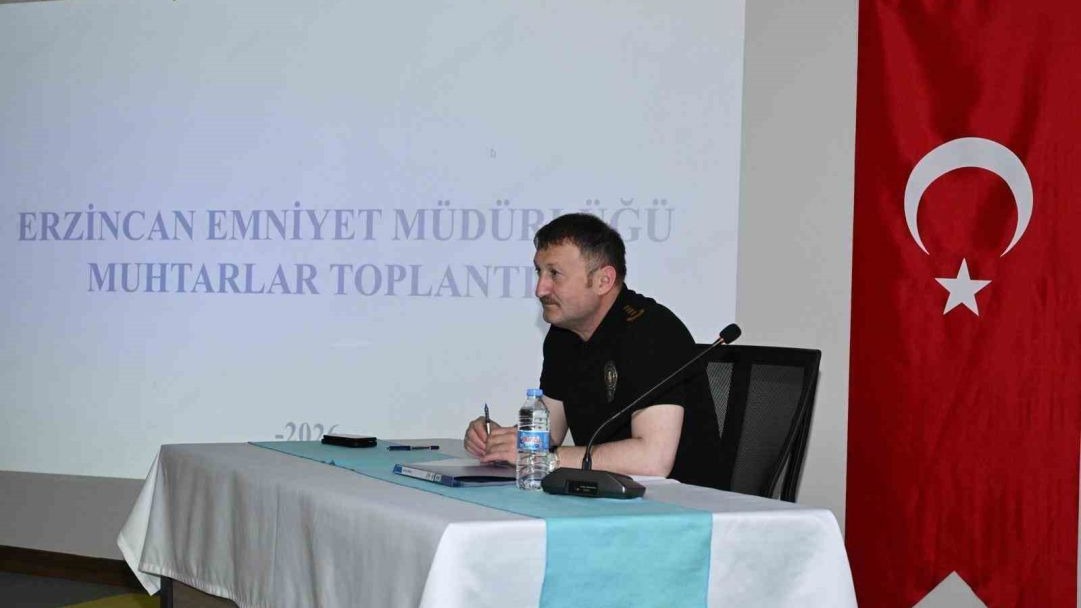 Polis Erzincan’da muhtarlarla güvenlik toplantısı yaptı