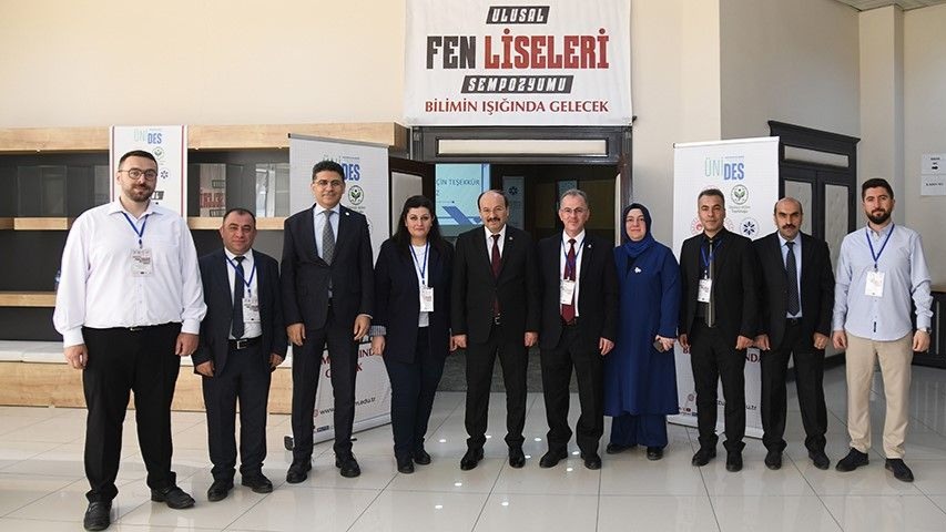 Türkiye’nin dört bir yanından gelen fen lisesi öğrencileri ETÜ’de buluştu