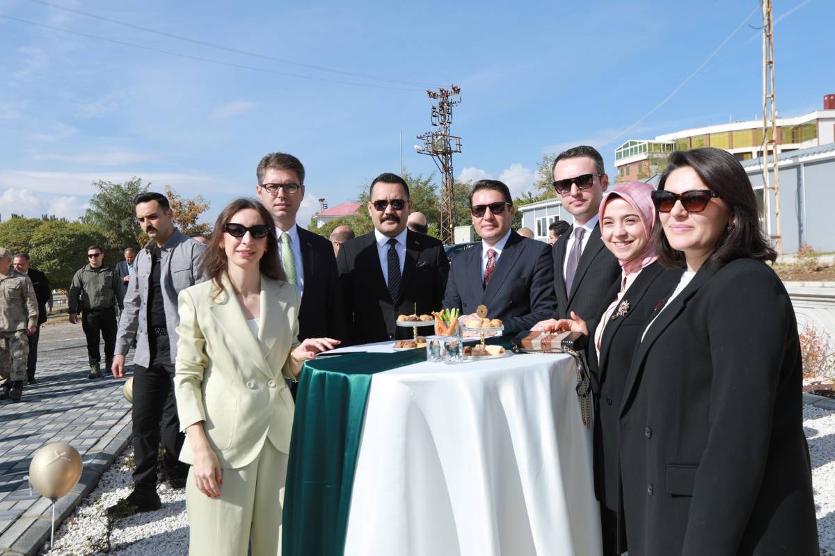 Kadın Girişimli Selvihan Kafe Açılışı