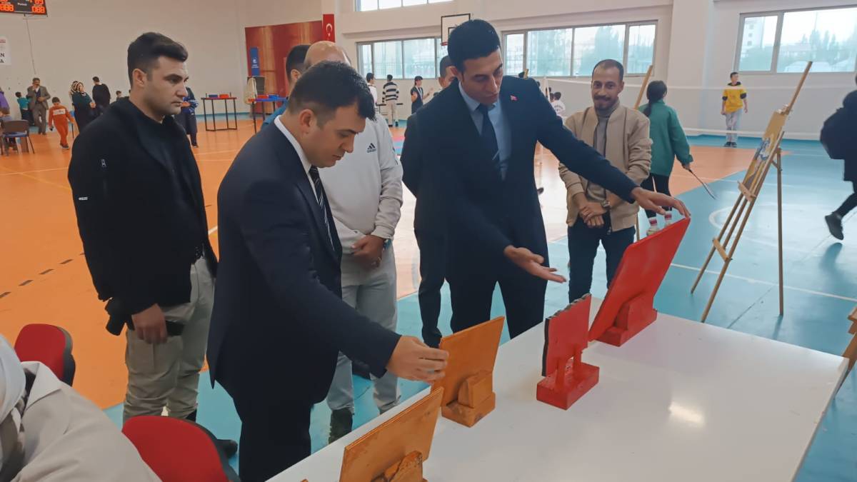 Sosyal Medyadan Sosyal Meydana: Kaymakam Dertlioğlu Gençlerle Buluştu