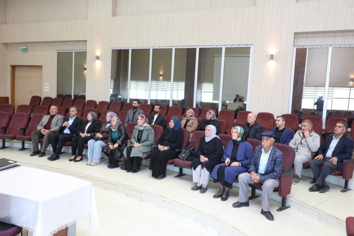 DEP Partili Abdullah Zeydan Erciş'te