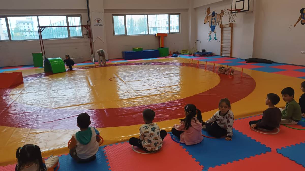 Sosyal Medyadan Sosyal Meydana: Kaymakam Dertlioğlu Gençlerle Buluştu