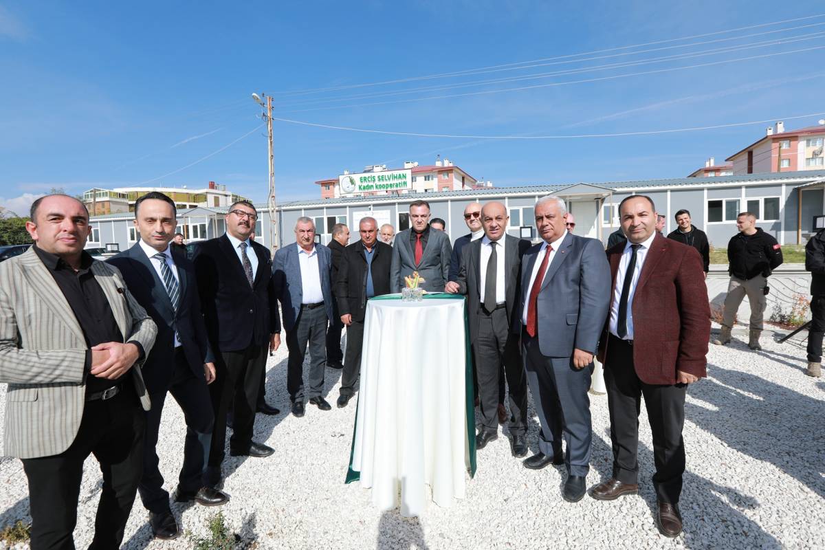 Kadın Girişimli Selvihan Kafe Açılışı