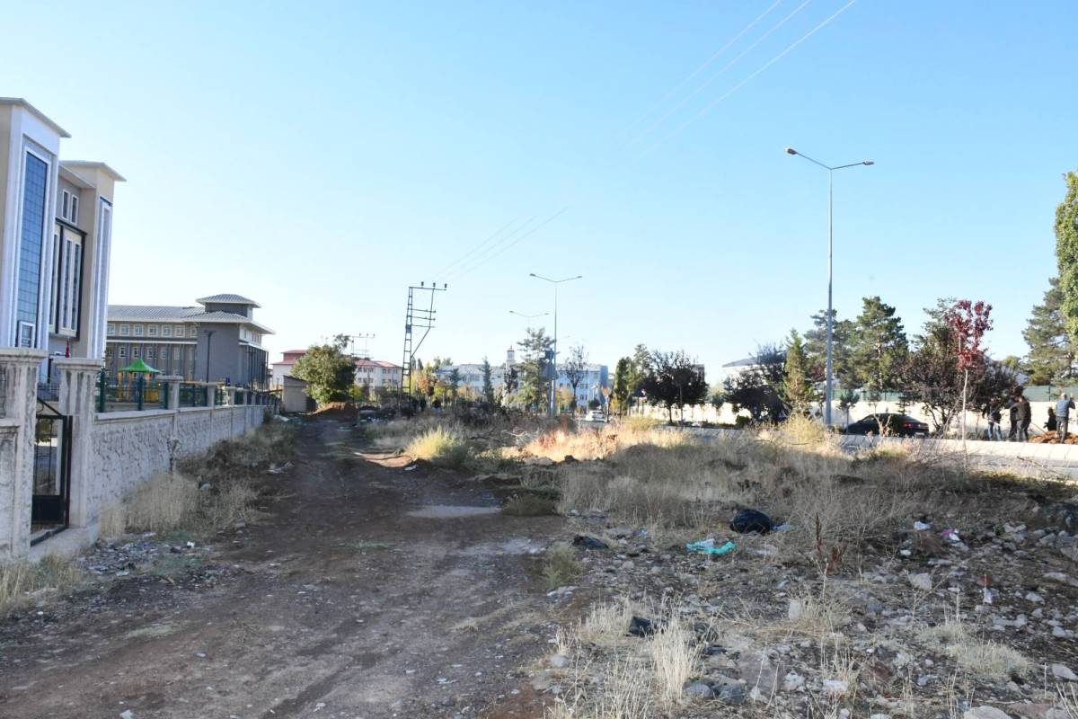 Patnos’ta 25 Metrelik Yeni Yol Çalışması Başladı