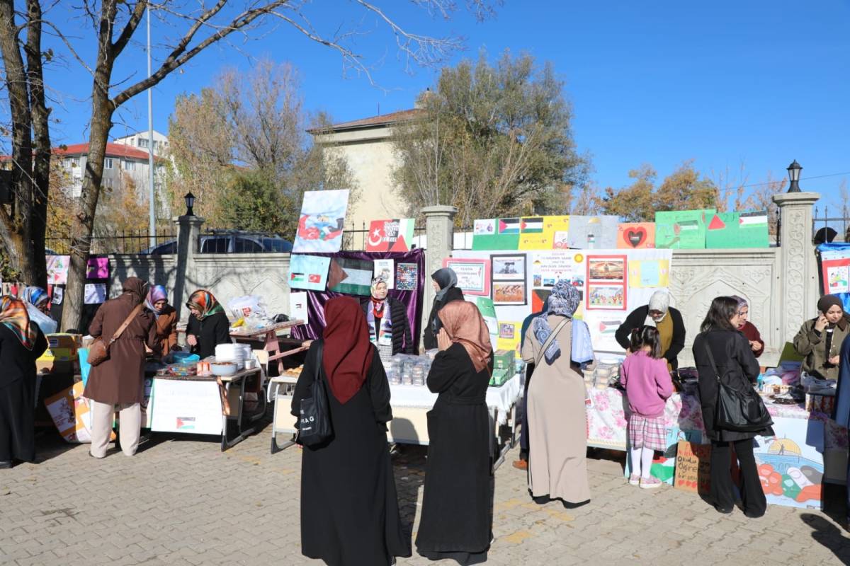 Ağrı’da Minik Kalpler Gazze İçin Tek Yürek Oldu