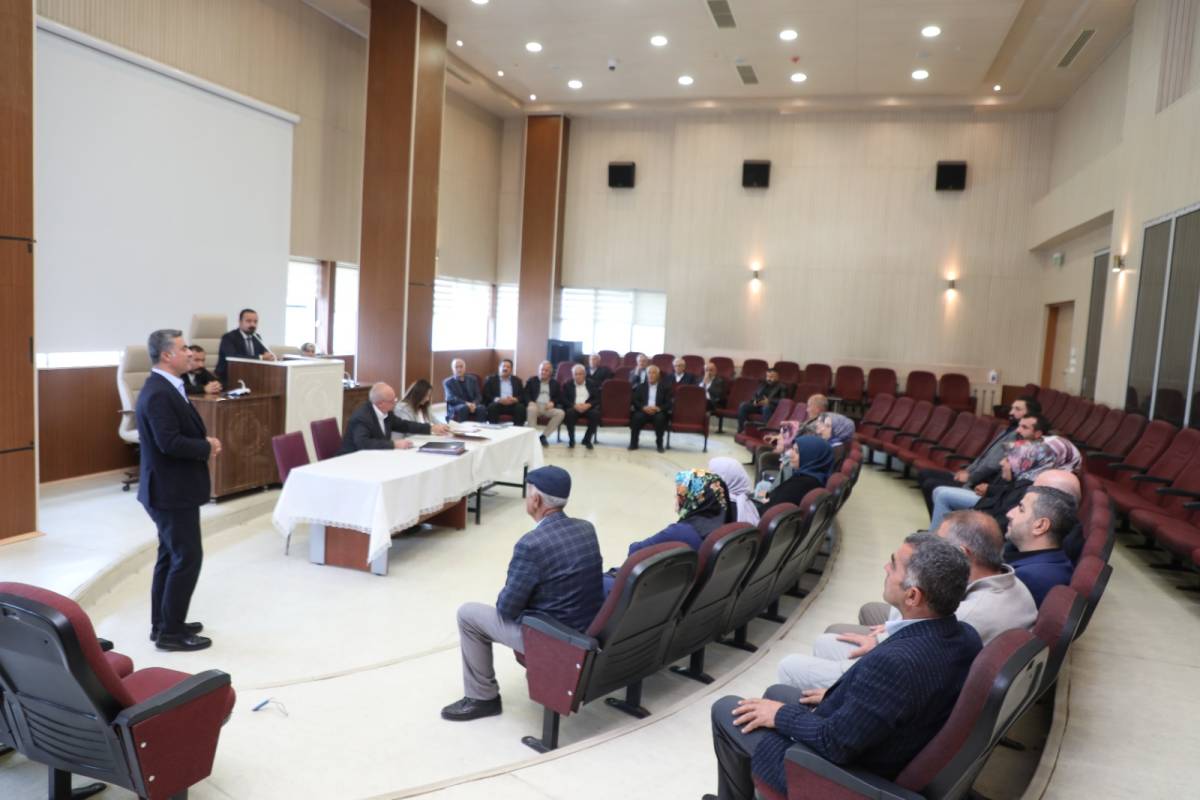 DEP Partili Abdullah Zeydan Erciş'te