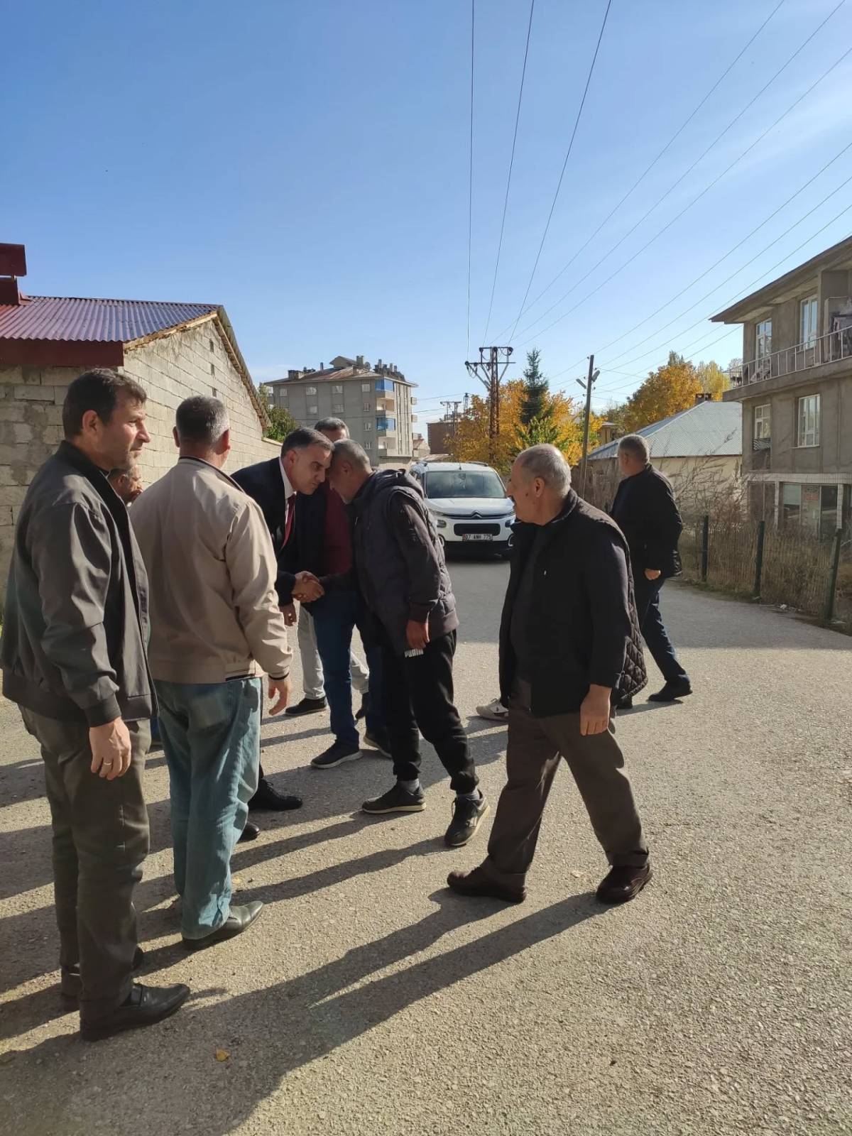 Ak Parti Erciş İlçe Başkanı Abidin Çalışkan Latifiye Mahallesinde Doğalgaz Çalışmalarını İnceledi