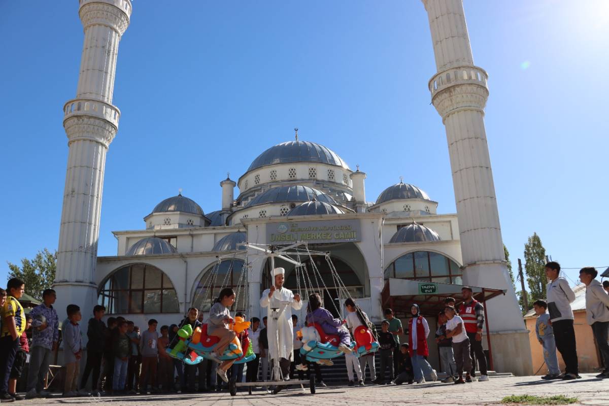 Ünseli ve Keçikıran Mahallesi Çocukları Cami Avlusunda Eğlendiler