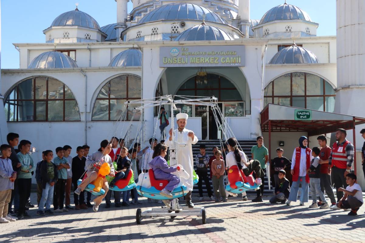 Ünseli ve Keçikıran Mahallesi Çocukları Cami Avlusunda Eğlendiler