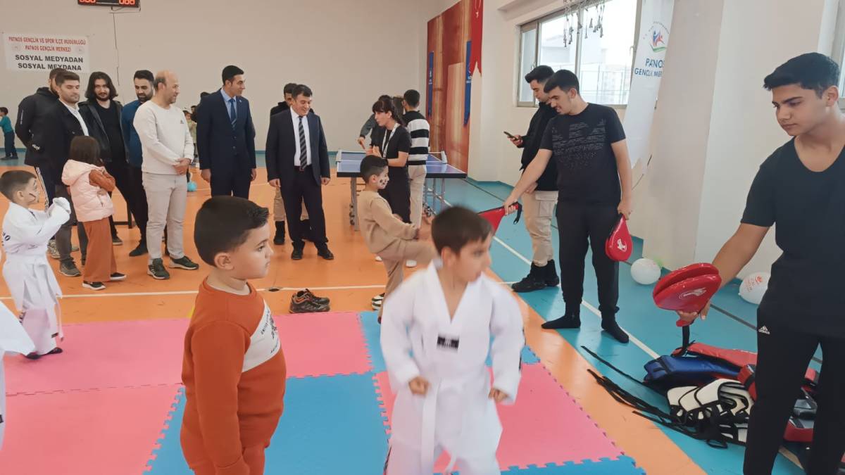Sosyal Medyadan Sosyal Meydana: Kaymakam Dertlioğlu Gençlerle Buluştu