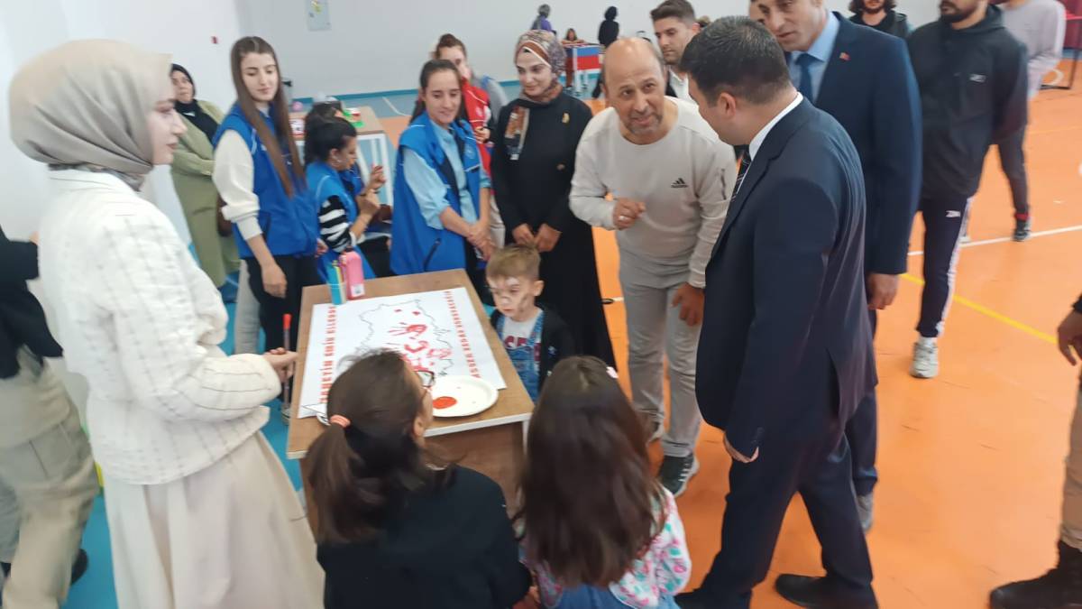 Sosyal Medyadan Sosyal Meydana: Kaymakam Dertlioğlu Gençlerle Buluştu