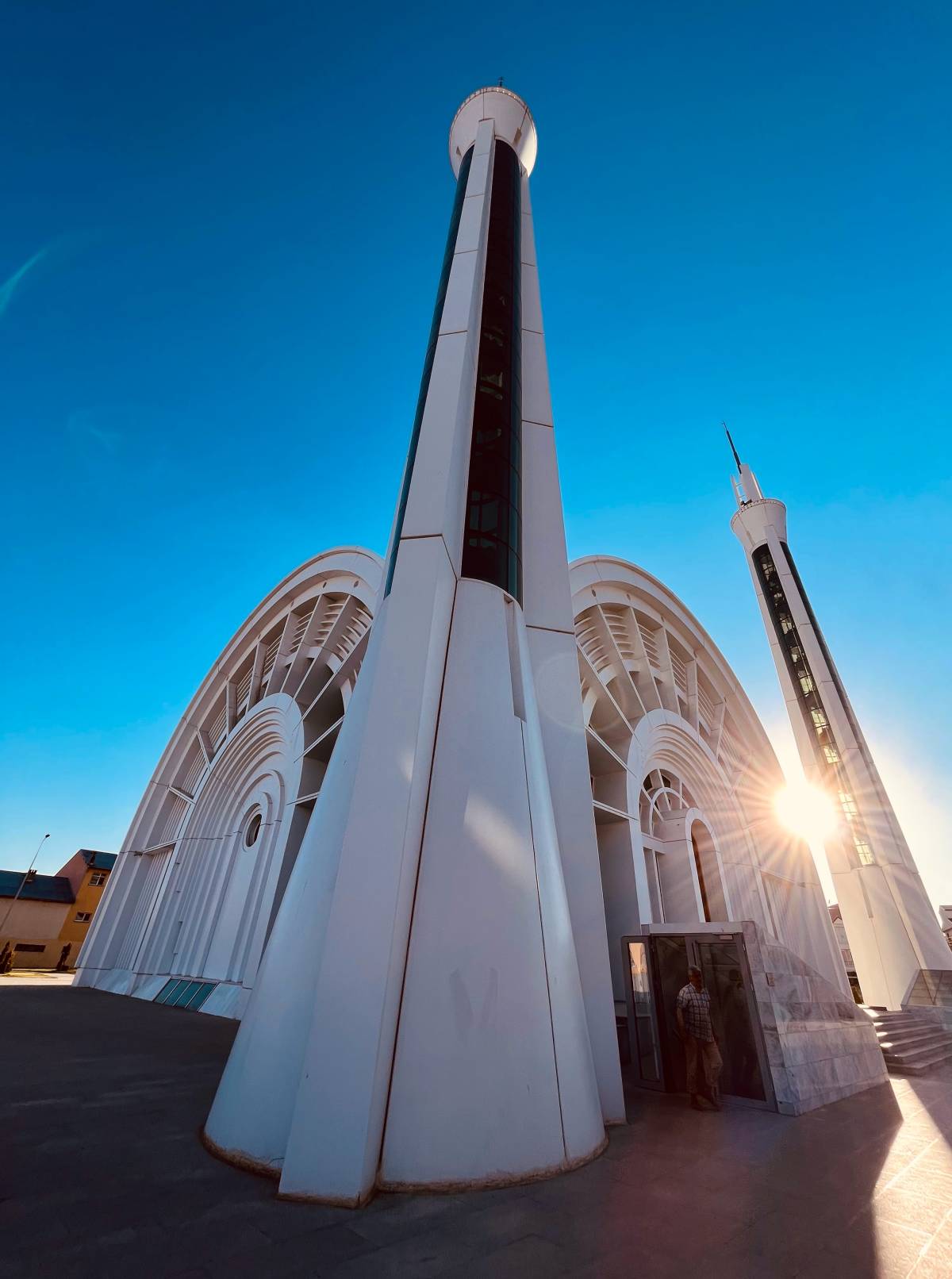 Eleşkirt’te Modern Mimarisiyle Dikkat Çeken Cami