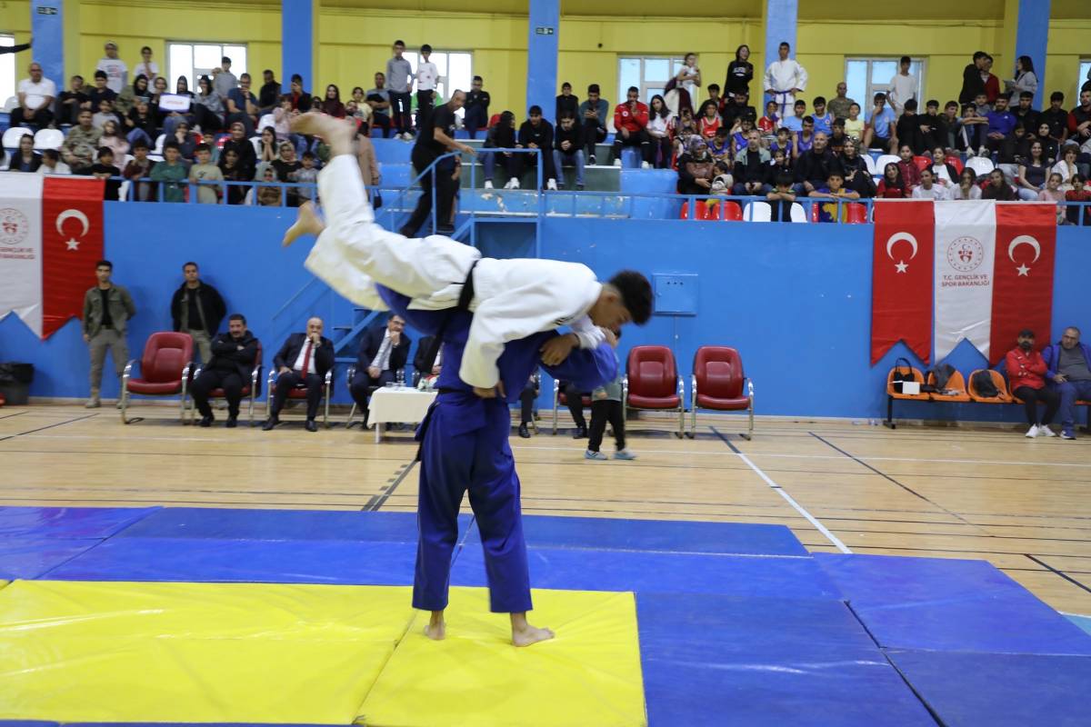 Ağrı’da Sporun Kalbi Amatör Spor Haftası’nda Attı