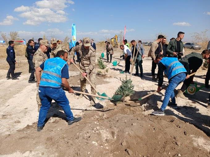 Ağrı’da Fidan Dikim Günü Etkinliği Düzenlendi