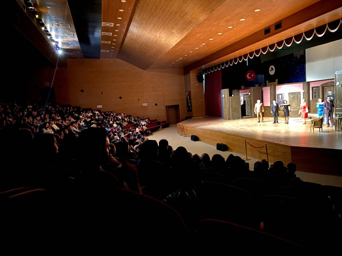 Erzurum Devlet Tiyatrosu Ağrılı sanatseverlerle buluştu