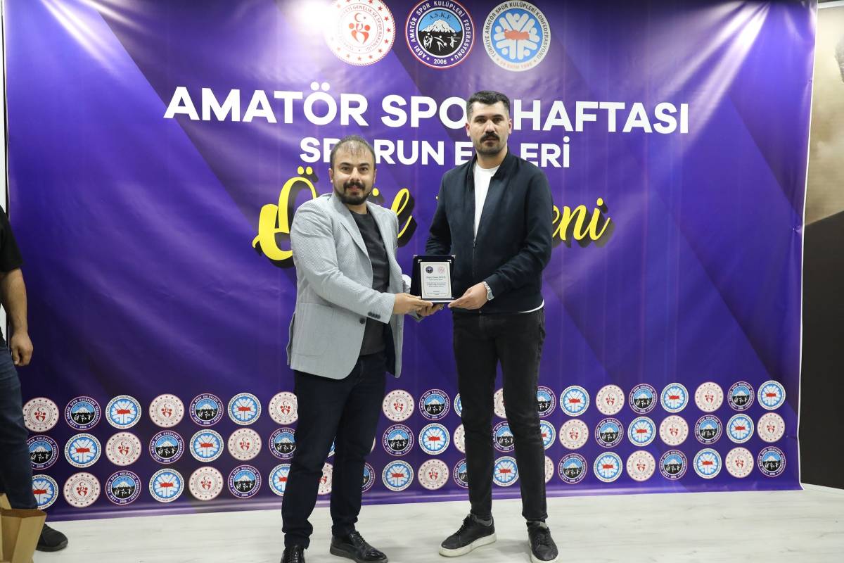 Ağrı’da “Yılın Enleri” Ödülleri Sahiplerini Buldu