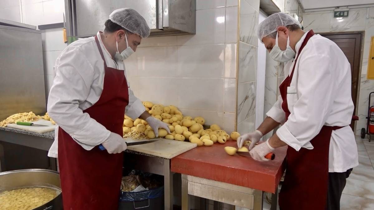 Ağrı’da Kızılay kazanları hiç sönmüyor