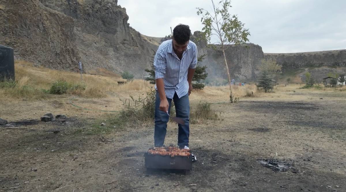 Vatandaşlar Diyadin Kanyonlarında Sonbaharın Tadını Çıkarıyor