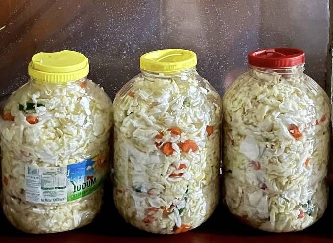 Ağrılı kadınlardan kışlık turşu mesaisi