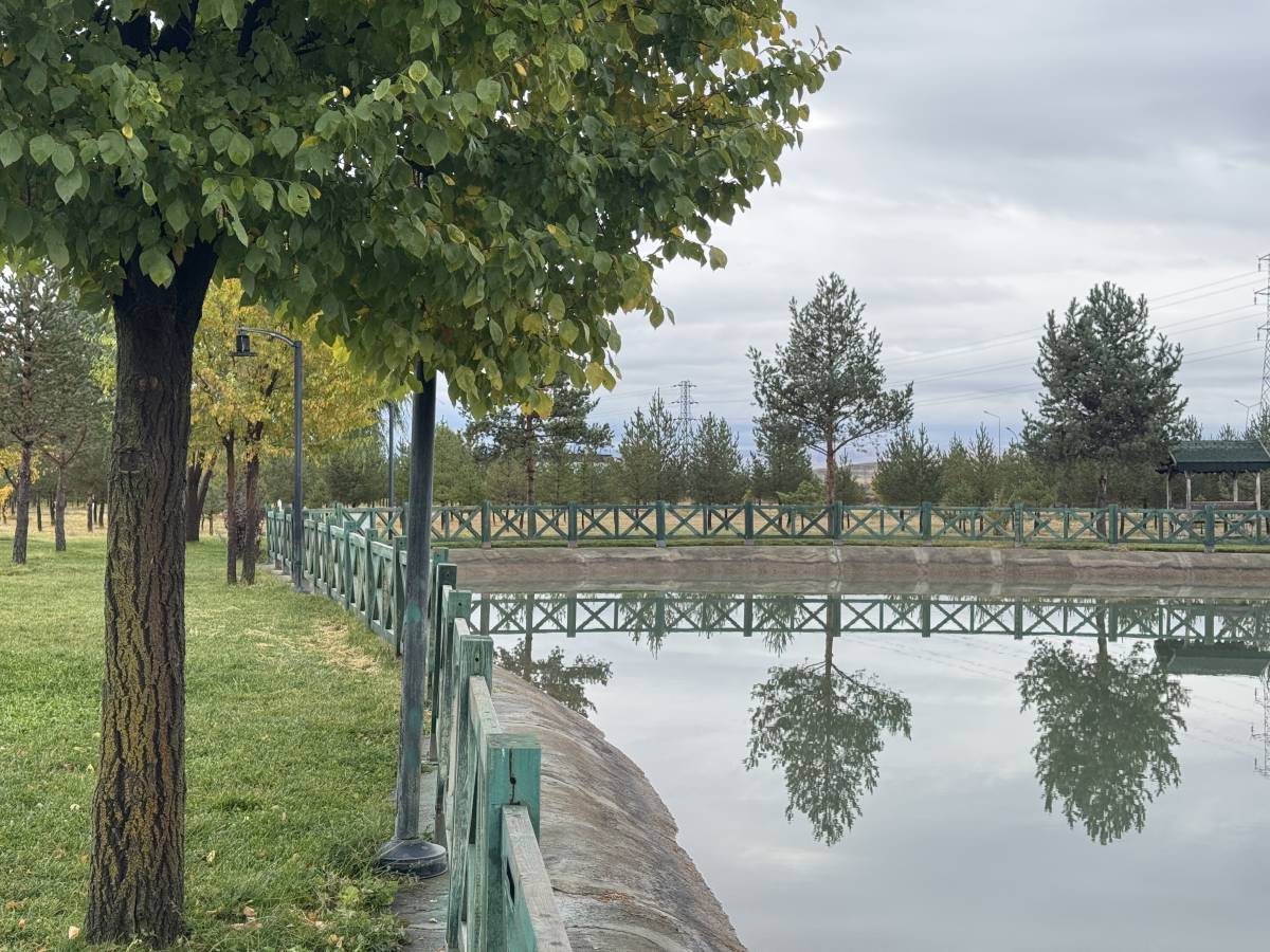 Ağrı’da Sonbahar Yağmuru Şehri Renklendirdi